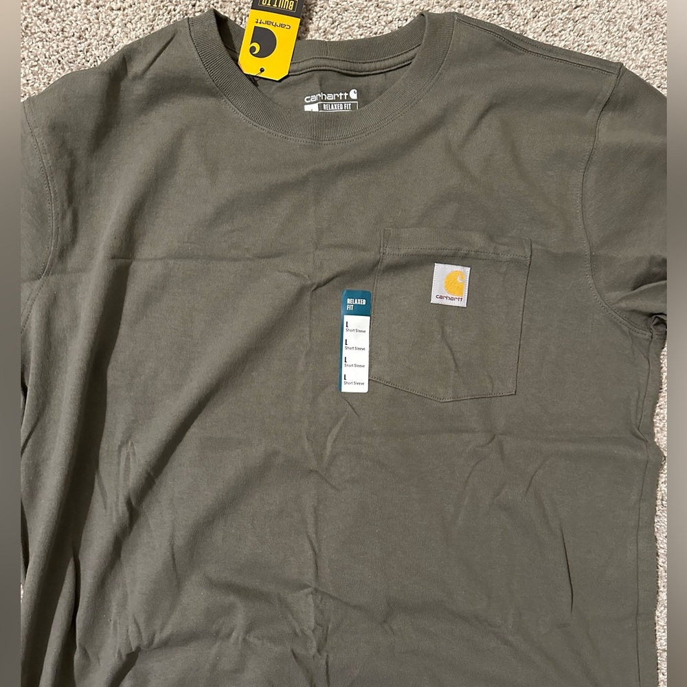 Men’s Large Relaxed Carhartt T Shirt. New with tags. Olive green.